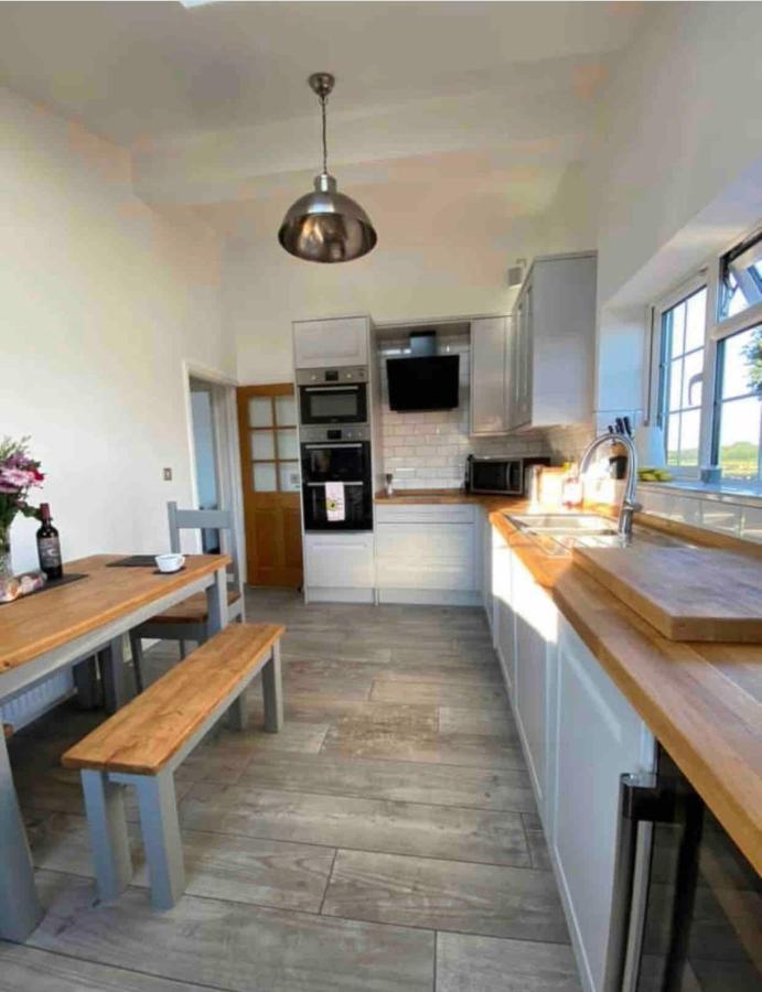 Вилла Near Woodbridge The Annexe Eyke Fantastic Views With Dog Secure Garden And Paddock Экстерьер фото